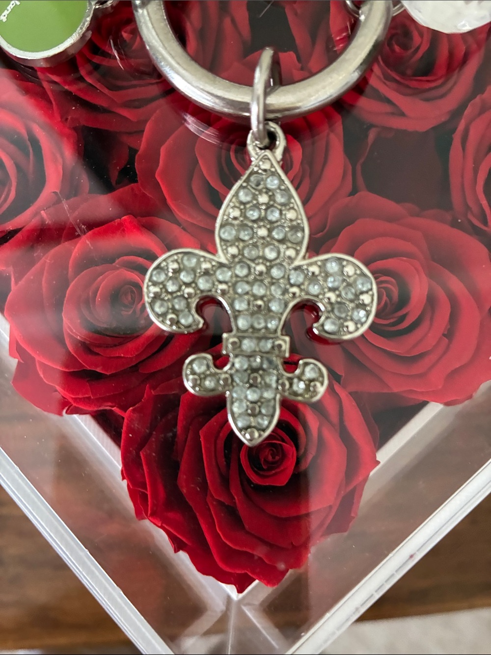 Kathy Van Zeeland Silver Fleur-de-Lis Rhinestone Charm / Keychain Green Heart - Picture 2 of 9